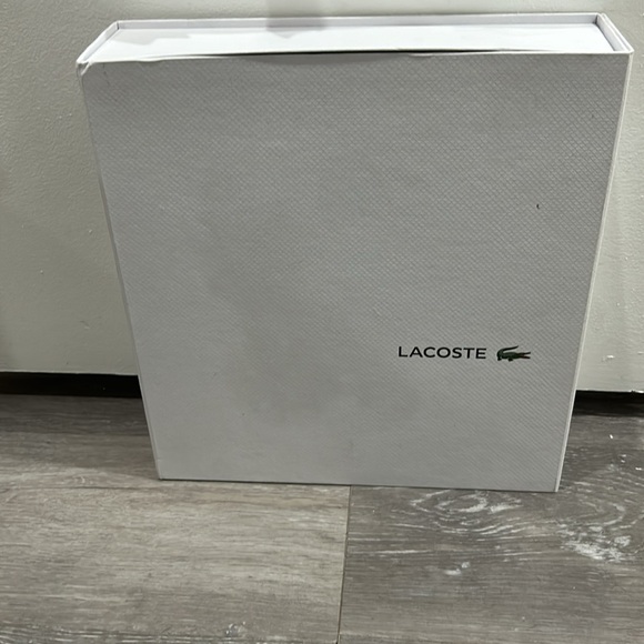 Lacoste Merino Extra Fine Made in France
Scarf and Beanie Hat - Picture 2 of 12